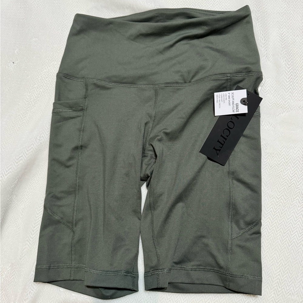 9” Velocity Women's Green Bike Shorts Sz S NWT